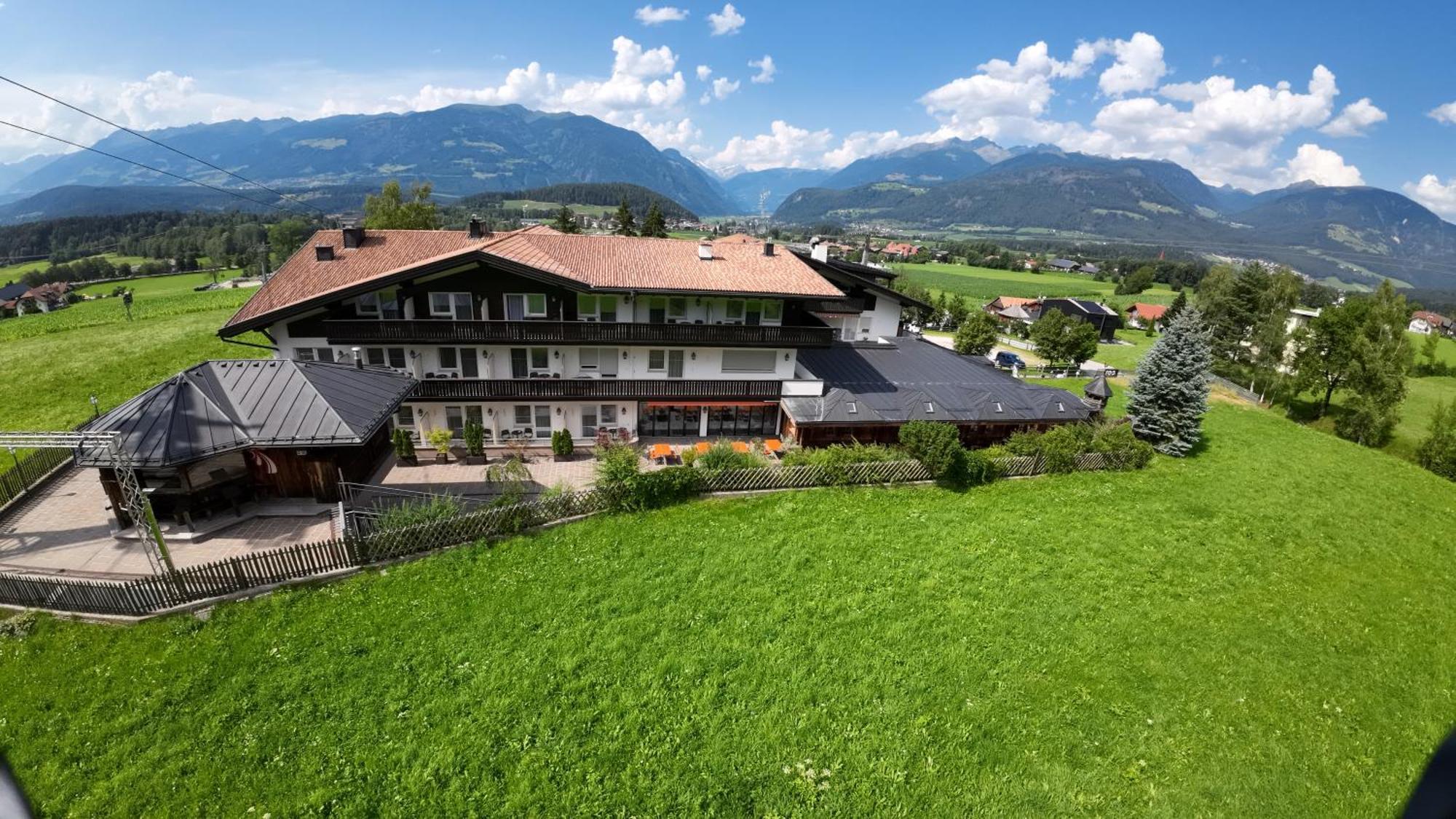 Hotel Heinz Brunico Exterior photo